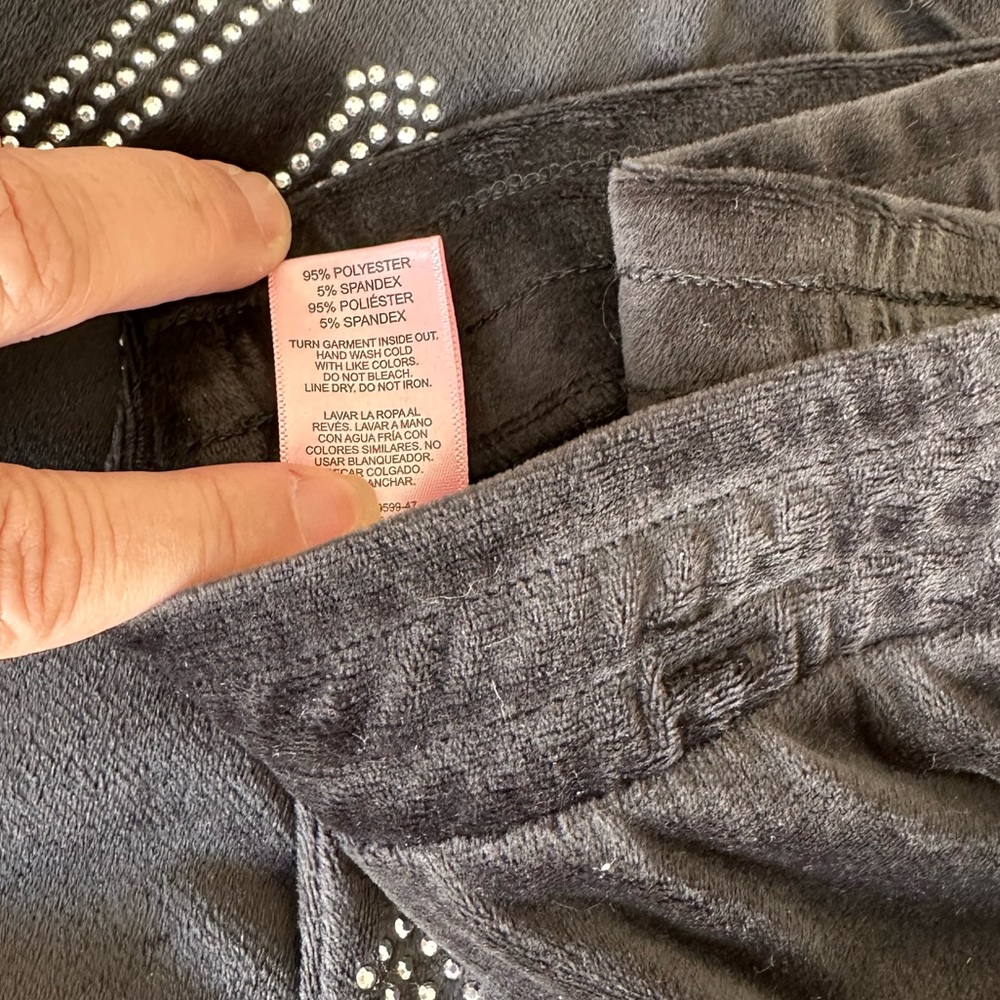 Juicy Couture 2 PC Black Velour Sleepwear Large NWT Shorts + Top Pajamas Lounge - Picture 10 of 10